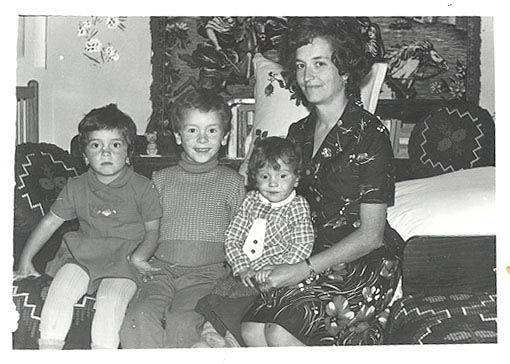 Rodica_Dragan_with_her_three_children_Vurpar_Dec._1978